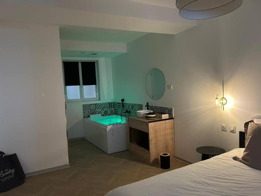 Appartement Spa 2 Pers-Couteliers-Centre Ville Moulins  Exterior photo